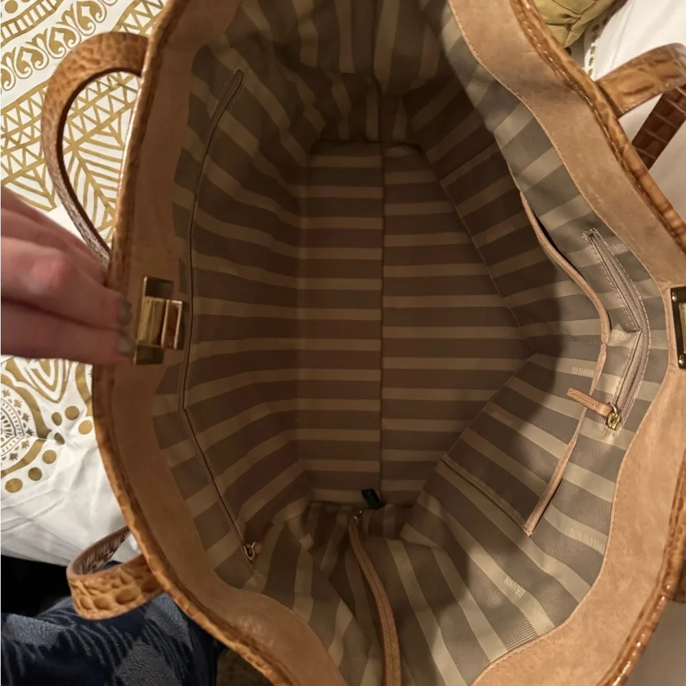 Brahmin Annika Tote-Tan safi - Picture 2 of 6